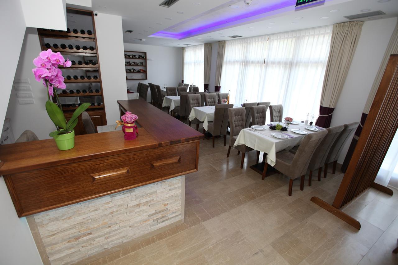 טרביניה Apis Hotel מראה חיצוני תמונה