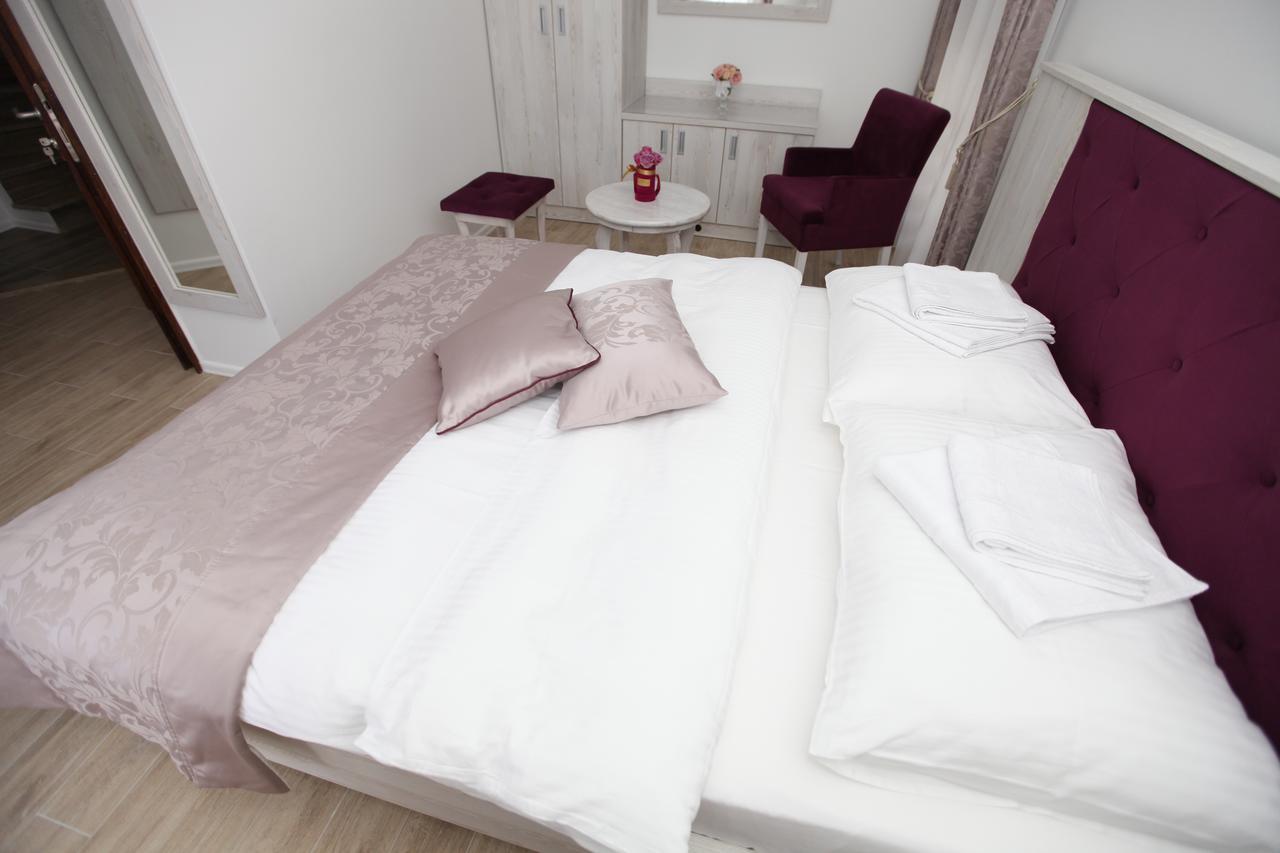 טרביניה Apis Hotel מראה חיצוני תמונה
