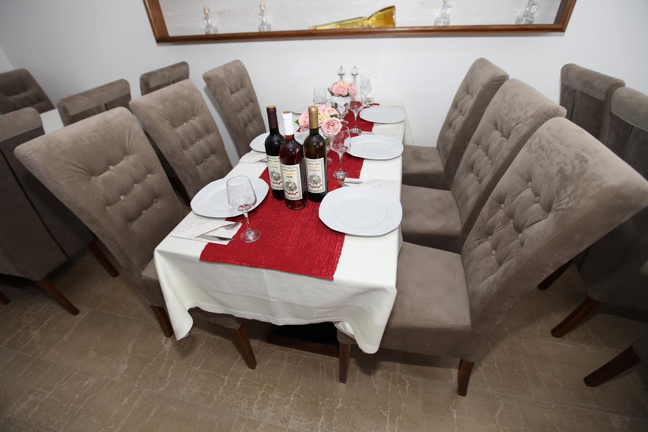 טרביניה Apis Hotel מראה חיצוני תמונה