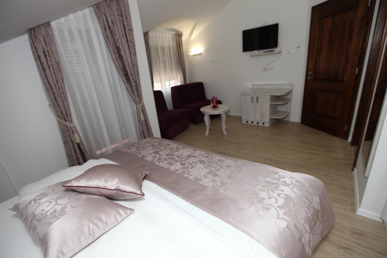 טרביניה Apis Hotel מראה חיצוני תמונה
