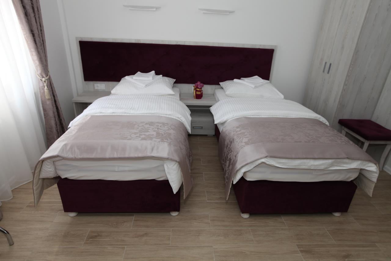 טרביניה Apis Hotel מראה חיצוני תמונה