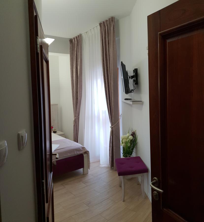 טרביניה Apis Hotel מראה חיצוני תמונה